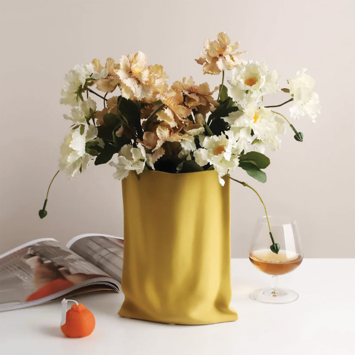Plissierte Blumenvase aus Keramik – Elegantes Falten-Design in Chrom und Weiß Gelb, 23,5x16,5cm – Stilvolle Vasen für Ihr Zuhause-3